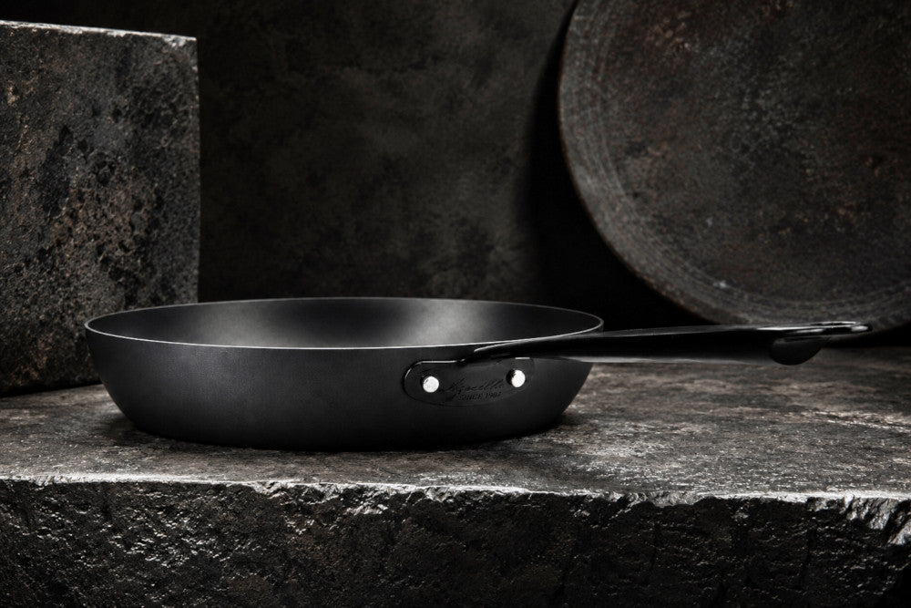 Padella in ferro Nitrurato 1 manico Inox/PVD nero Ø cm.24 Agnelli